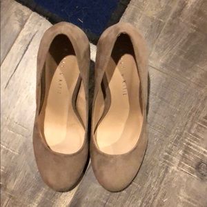Kelly & Katie nude suede pumps